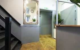 Quentin Arrive Hotel